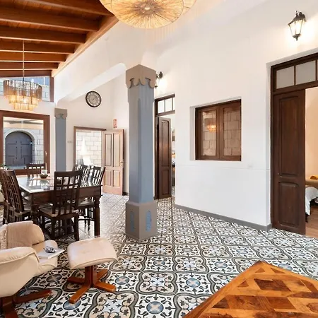 Casa America- Private Heated Pool- Sun & Solarium Experience