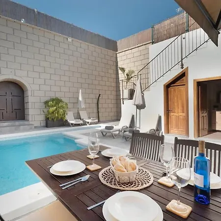 Casa America- Private Heated Pool- Sun & Solarium Experience Holiday home Fasnia