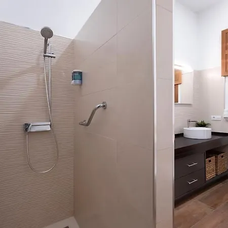 Dom wakacyjny Casa America- Private Heated Pool- Sun & Solarium Experience *