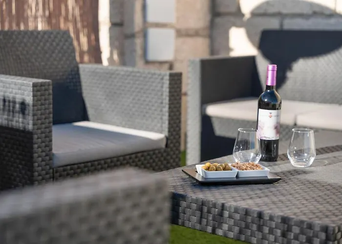 Casa America- Private Heated Pool- Sun & Solarium Experience *