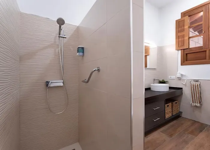 Dom wakacyjny Casa America- Private Heated Pool- Sun & Solarium Experience *