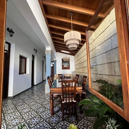 Casa America- Private Heated Pool- Sun & Solarium Experience