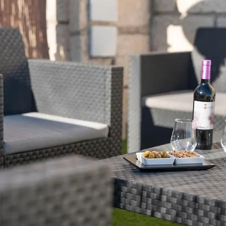 Casa America- Private Heated Pool- Sun & Solarium Experience *