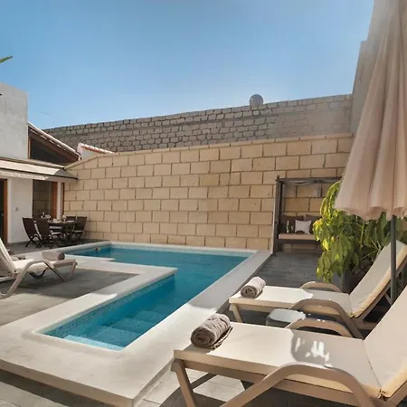 Casa America- Private Heated Pool- Sun & Solarium Experience